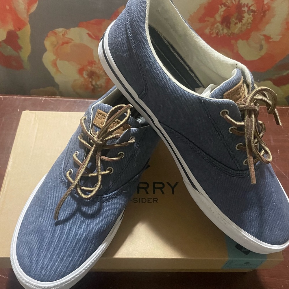 Men’s Sperry Striper-Navy-Size 10.5 M EXCELLENT CONDITION